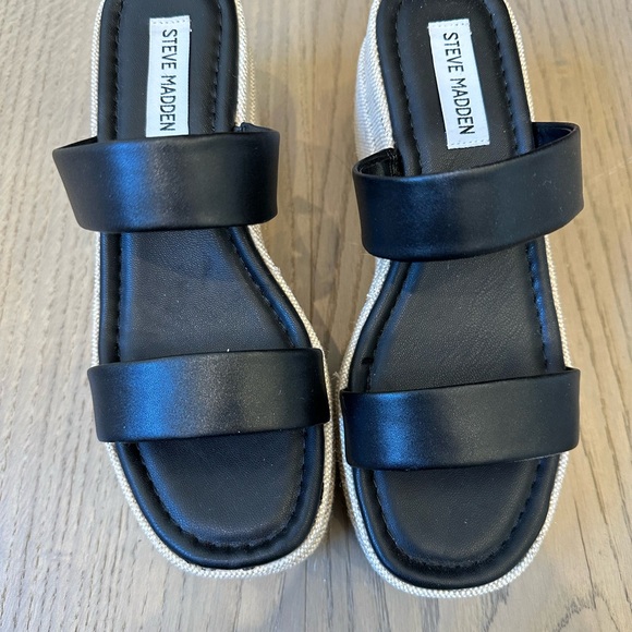 New Steve Madden moveable platform sandal - Picture 3 of 5